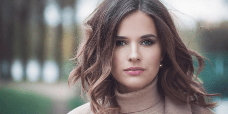 Peinado shang de mujer - Peluquería Reflejos Estilistas Don Benito